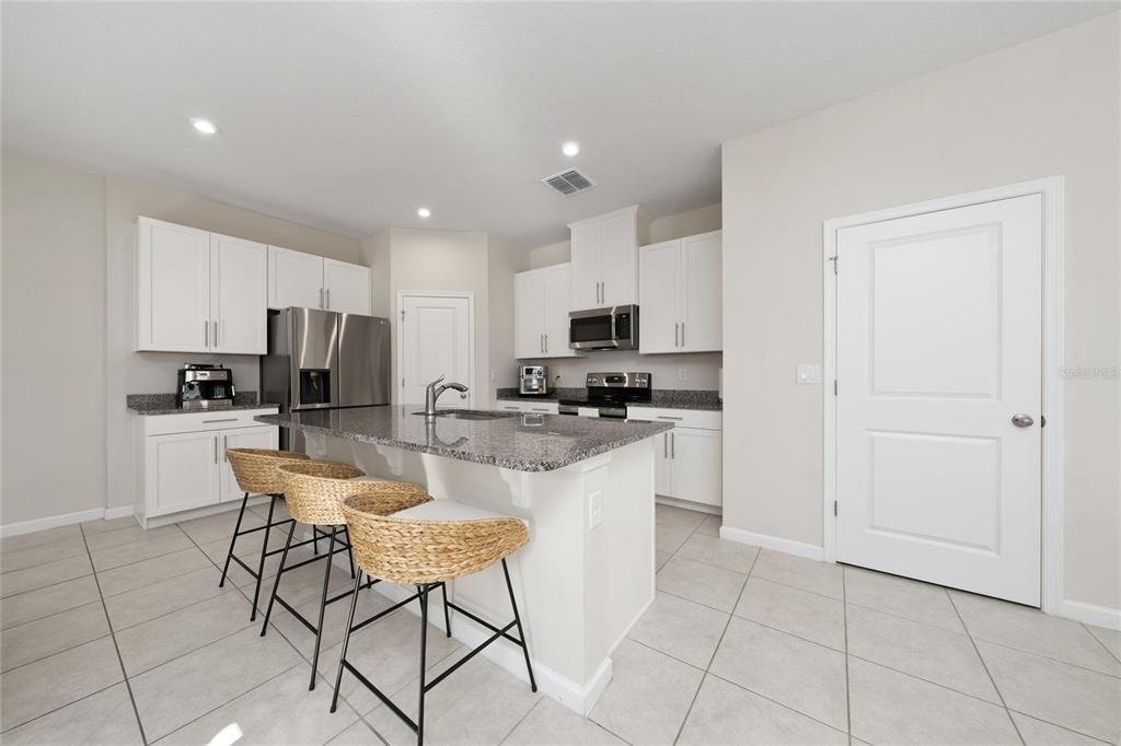 En Renta: $2,650 (3 camas, 2 baños, 1843 Pies cuadrados)