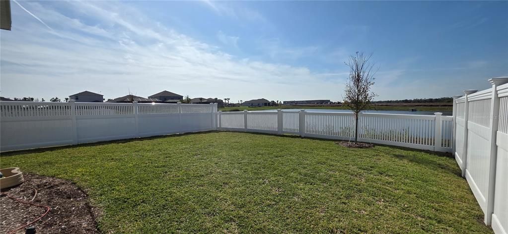 出租: $3,900 (6 贝兹, 3 浴室, 2463 平方英尺)