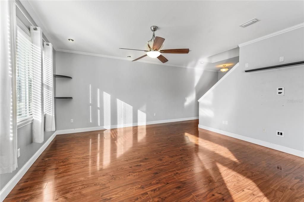 For Rent: $2,250 (3 beds, 2 baths, 1719 Square Feet)