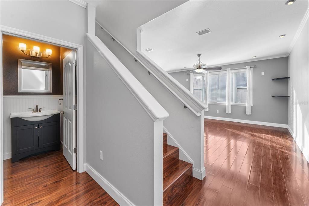 For Rent: $2,250 (3 beds, 2 baths, 1719 Square Feet)