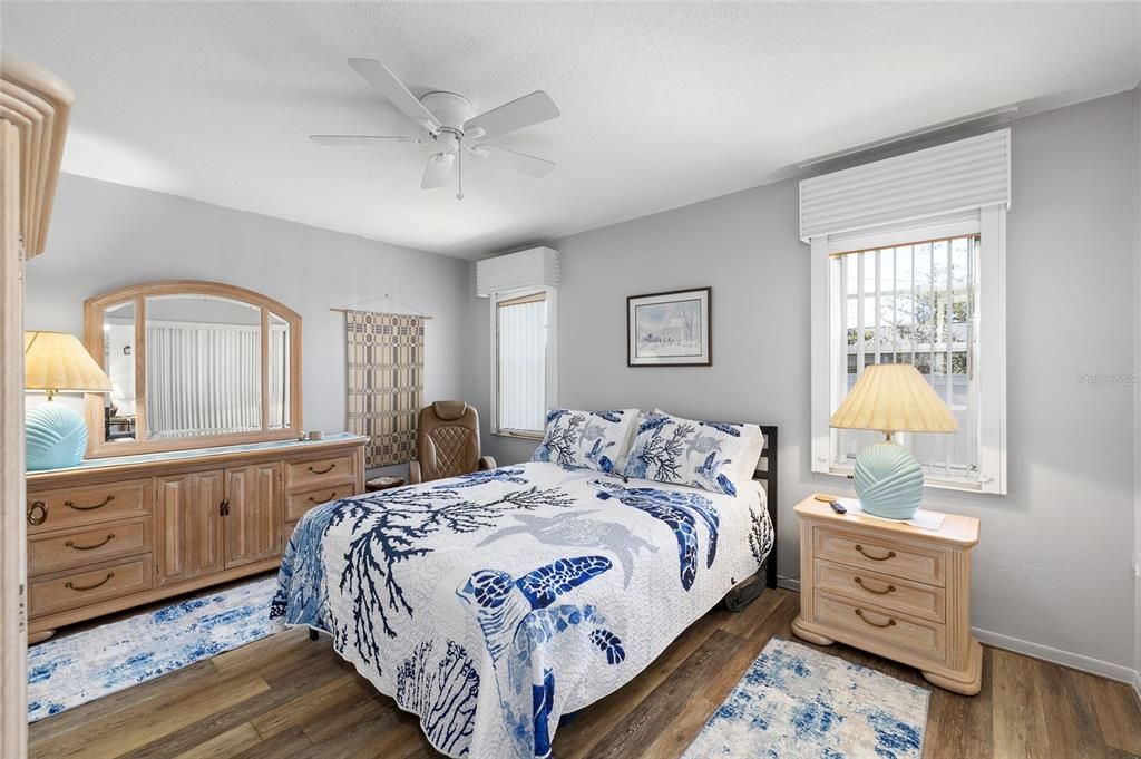 На продажу: $149,000 (2 спален, 2 ванн, 1114 Квадратных фут)