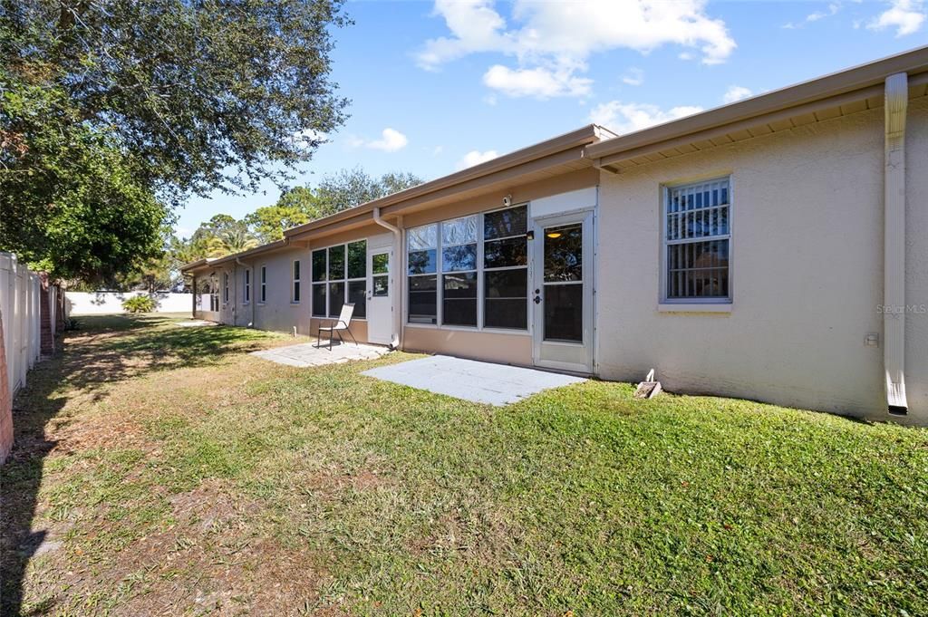 На продажу: $149,000 (2 спален, 2 ванн, 1114 Квадратных фут)