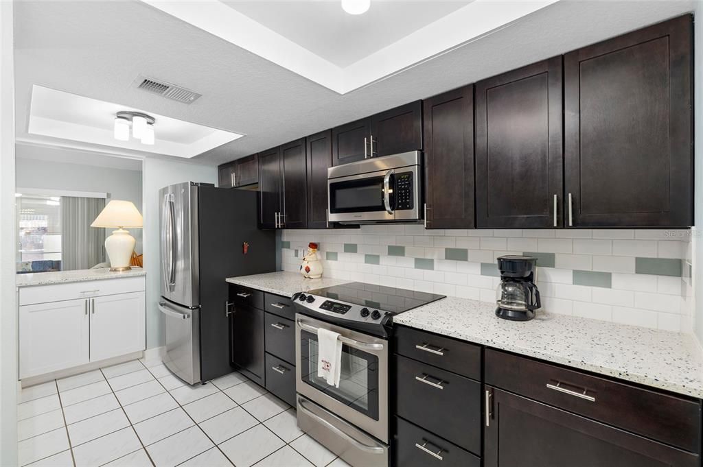 На продажу: $149,000 (2 спален, 2 ванн, 1114 Квадратных фут)