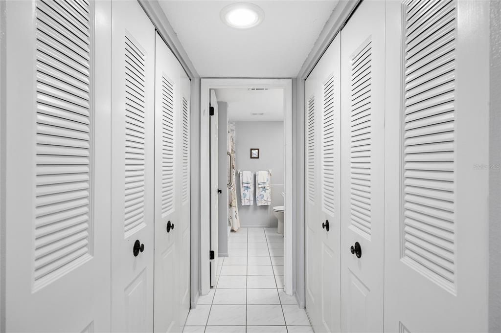 На продажу: $149,000 (2 спален, 2 ванн, 1114 Квадратных фут)