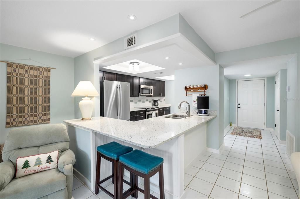 На продажу: $149,000 (2 спален, 2 ванн, 1114 Квадратных фут)