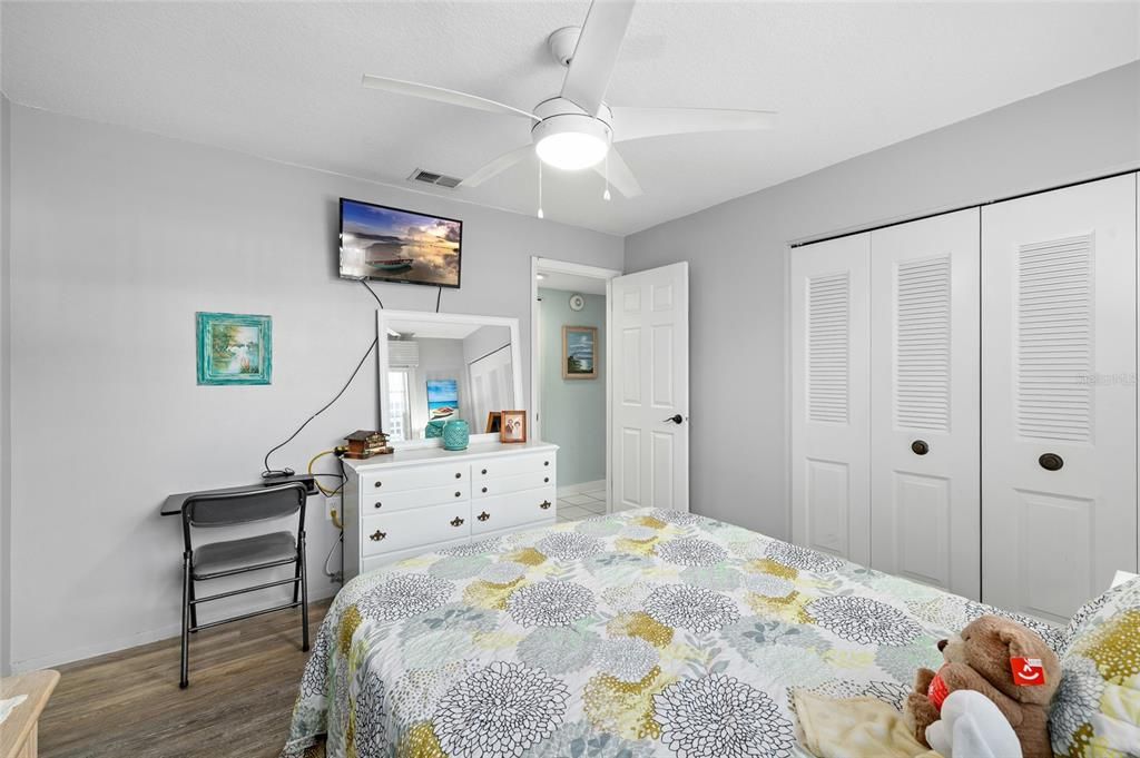 На продажу: $149,000 (2 спален, 2 ванн, 1114 Квадратных фут)