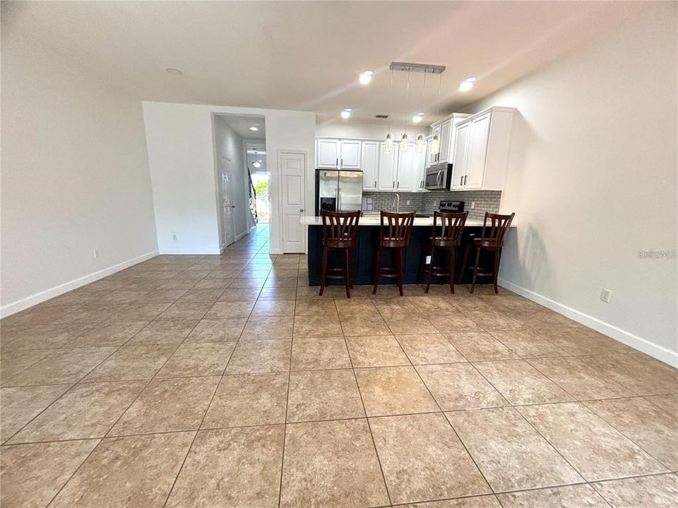 出租: $2,400 (3 贝兹, 2 浴室, 1496 平方英尺)