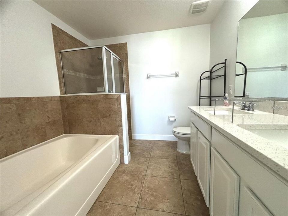 出租: $2,400 (3 贝兹, 2 浴室, 1496 平方英尺)