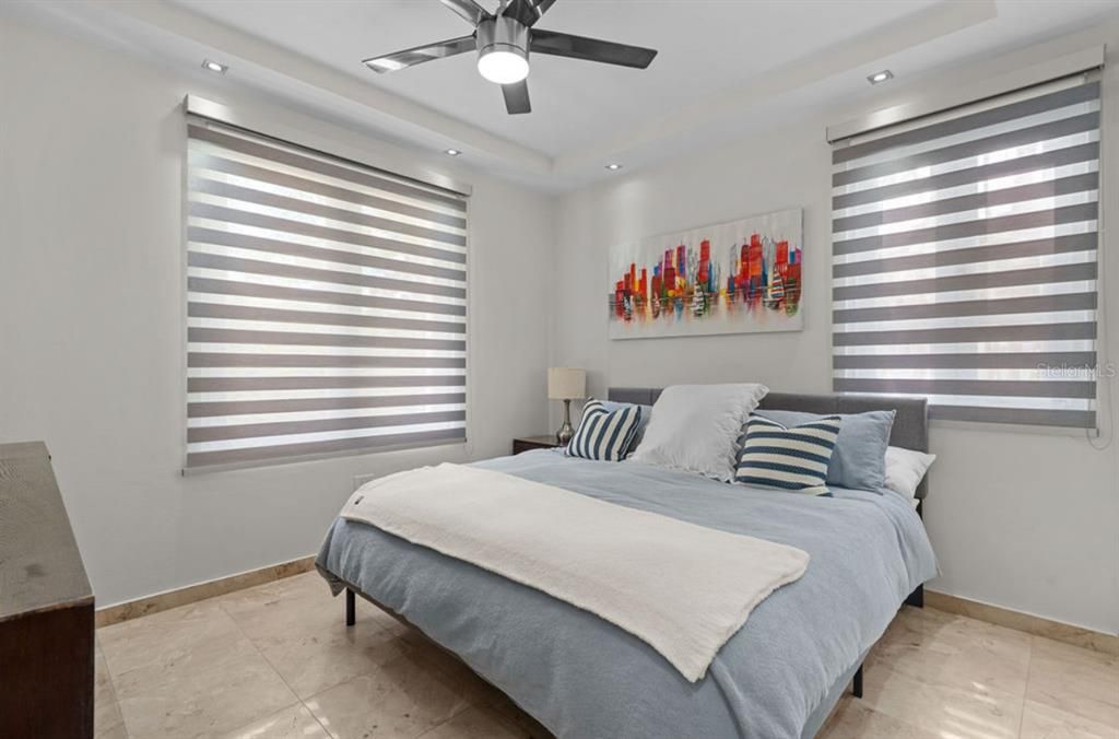 For Sale: $1,800,000 (5 beds, 3 baths, 3000 Square Feet)