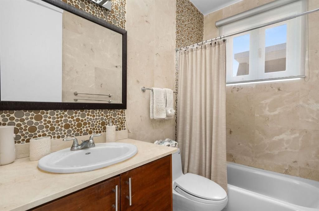 For Sale: $1,800,000 (5 beds, 3 baths, 3000 Square Feet)