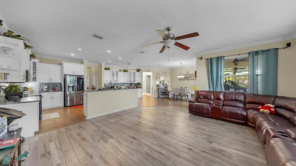 For Sale: $645,000 (4 beds, 2 baths, 3519 Square Feet)