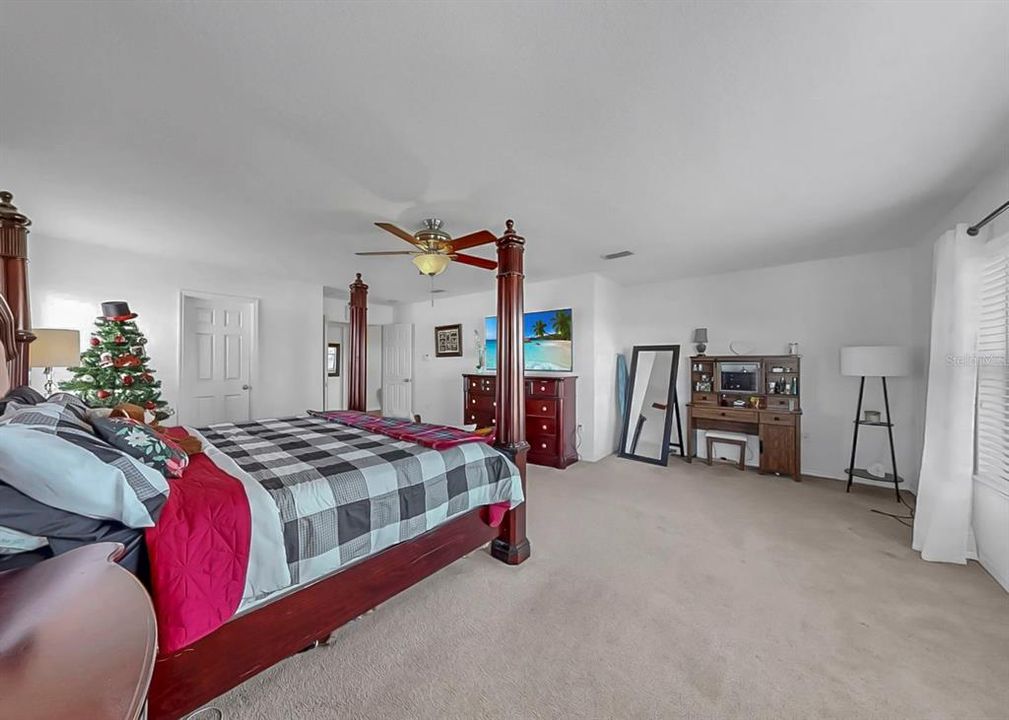 For Sale: $645,000 (4 beds, 2 baths, 3519 Square Feet)