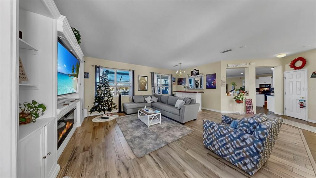 For Sale: $645,000 (4 beds, 2 baths, 3519 Square Feet)