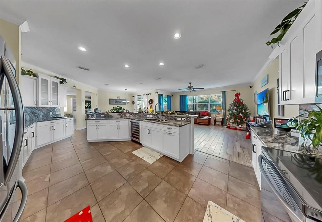 For Sale: $645,000 (4 beds, 2 baths, 3519 Square Feet)