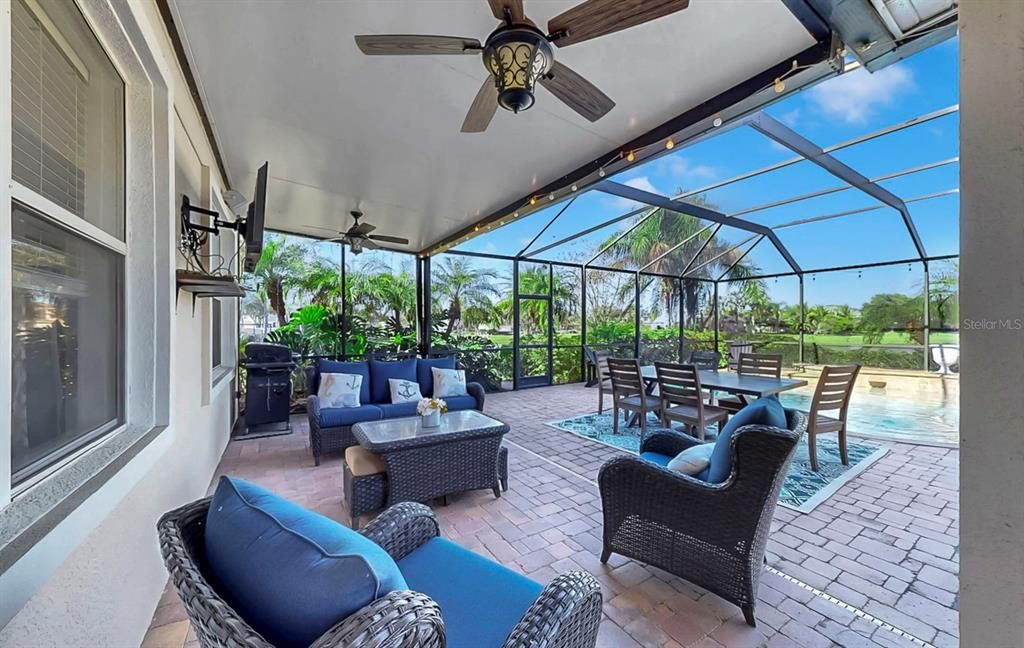 For Sale: $645,000 (4 beds, 2 baths, 3519 Square Feet)