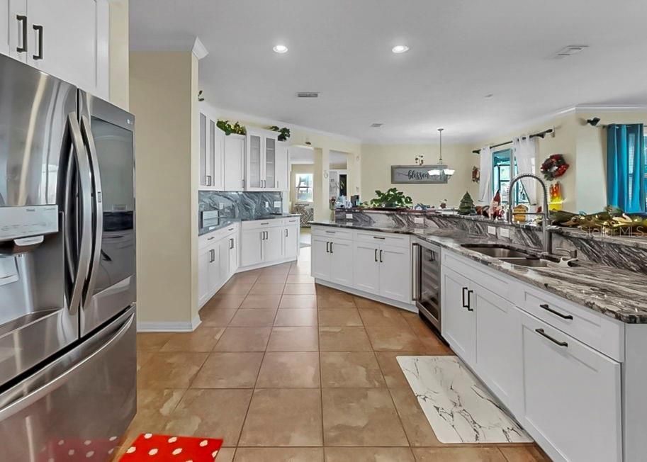 For Sale: $645,000 (4 beds, 2 baths, 3519 Square Feet)