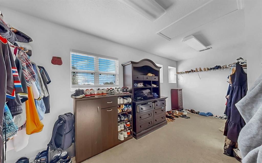 For Sale: $645,000 (4 beds, 2 baths, 3519 Square Feet)