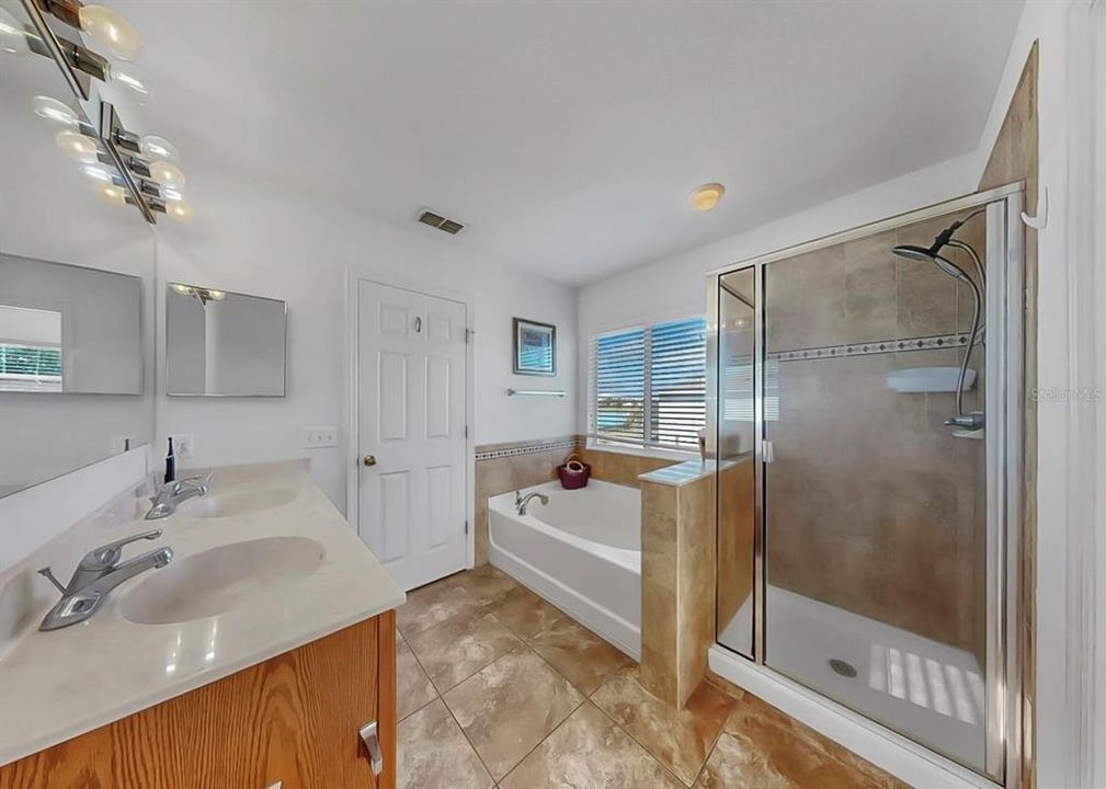 For Sale: $645,000 (4 beds, 2 baths, 3519 Square Feet)