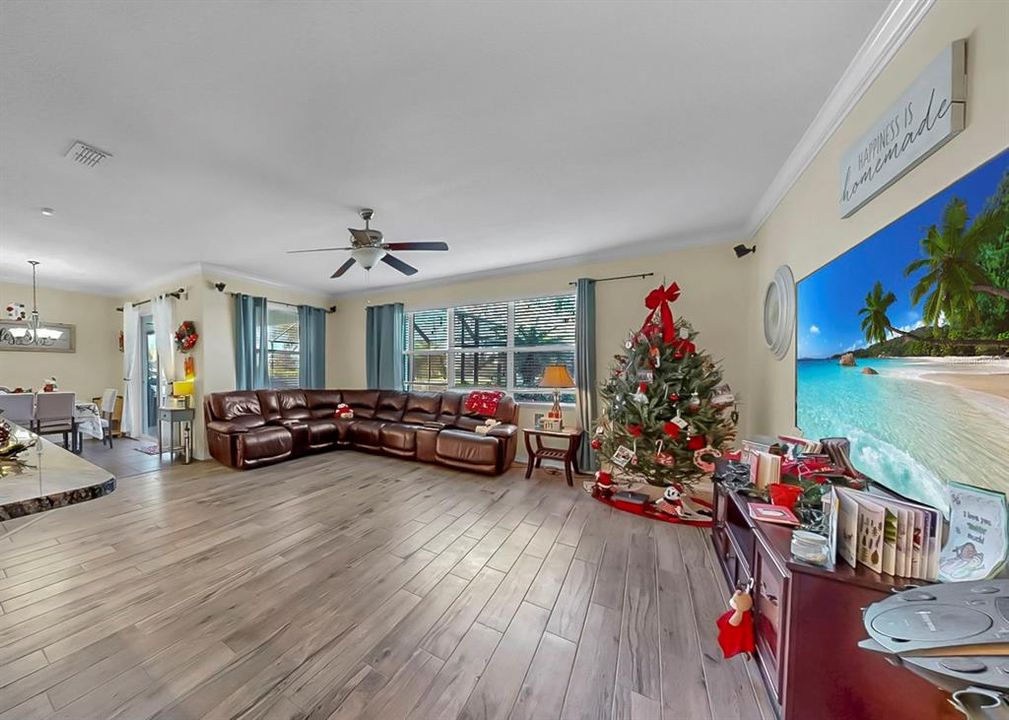For Sale: $645,000 (4 beds, 2 baths, 3519 Square Feet)