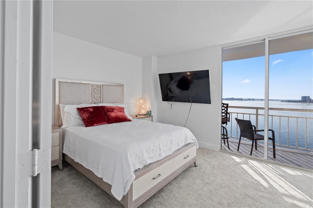 出租: $5,000 (2 贝兹, 2 浴室, 1479 平方英尺)