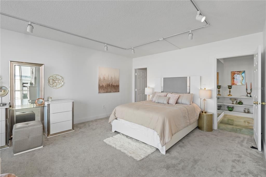 出租: $5,000 (2 贝兹, 2 浴室, 1479 平方英尺)