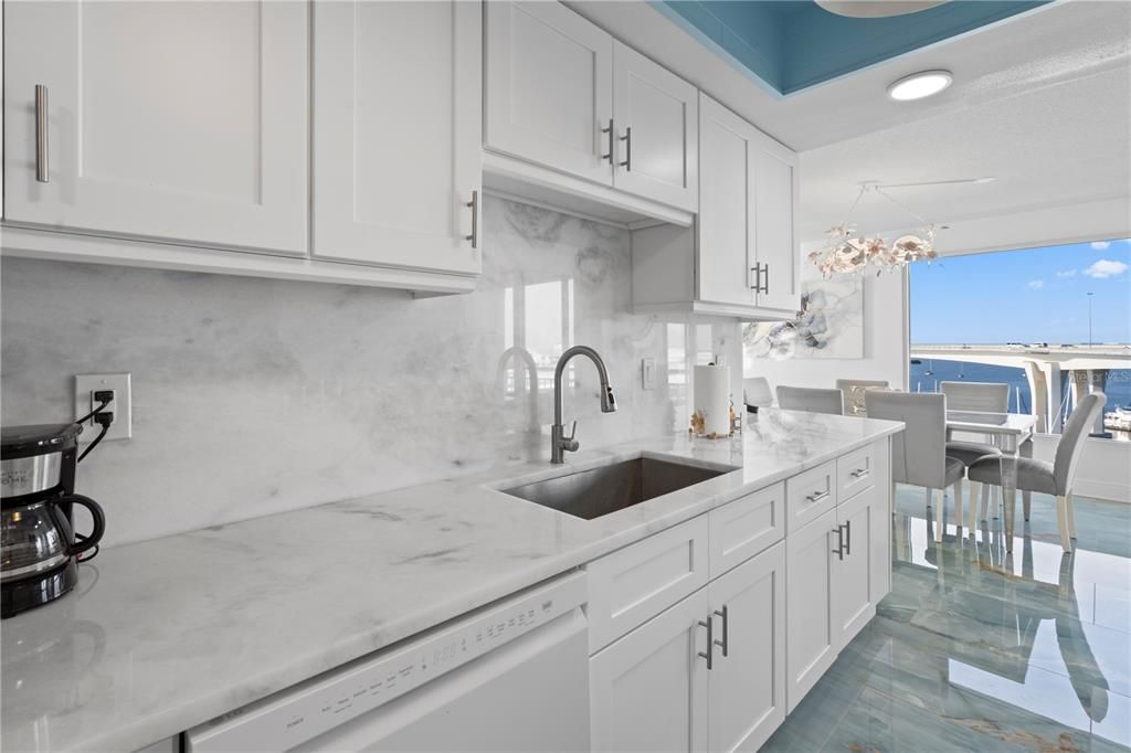 出租: $5,000 (2 贝兹, 2 浴室, 1479 平方英尺)