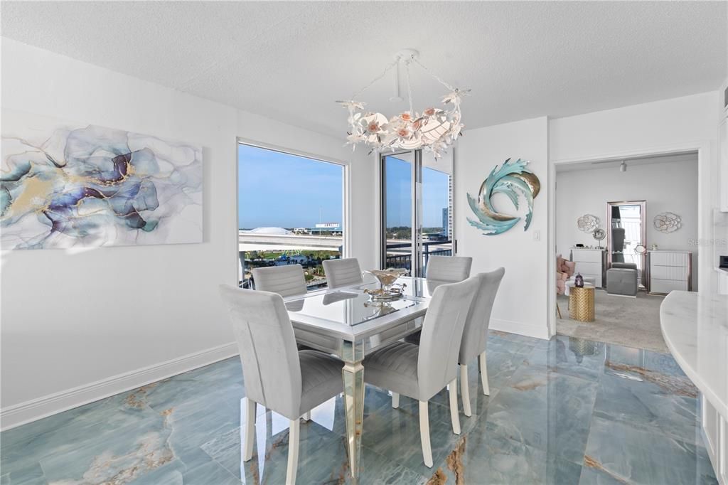 出租: $5,000 (2 贝兹, 2 浴室, 1479 平方英尺)