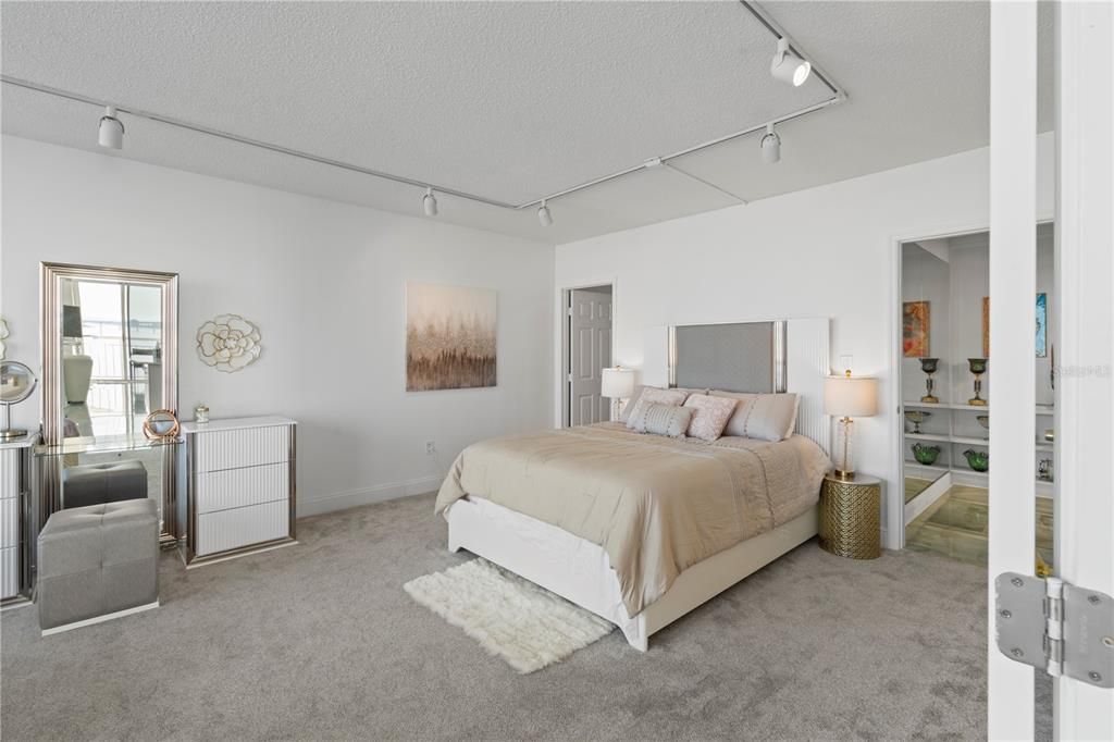 出租: $5,000 (2 贝兹, 2 浴室, 1479 平方英尺)