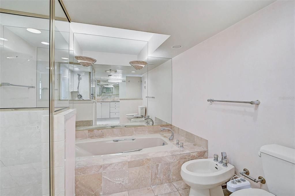 待售: $1,990,000 (3 贝兹, 2 浴室, 2315 平方英尺)