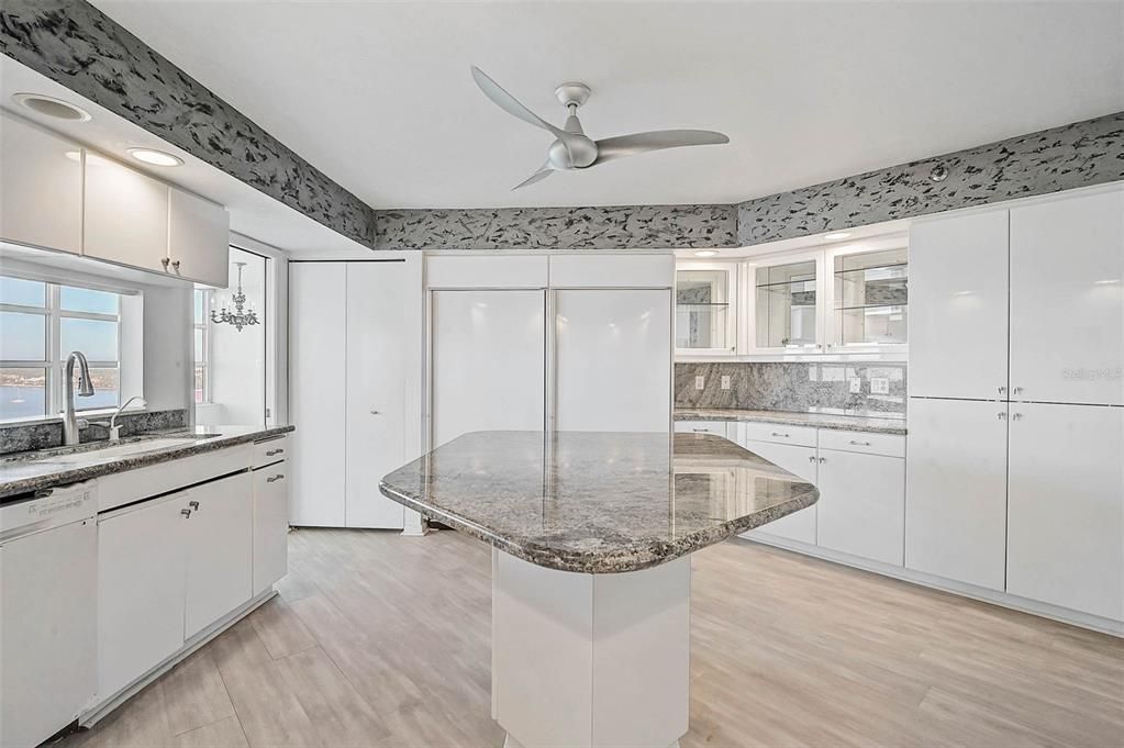 待售: $1,990,000 (3 贝兹, 2 浴室, 2315 平方英尺)