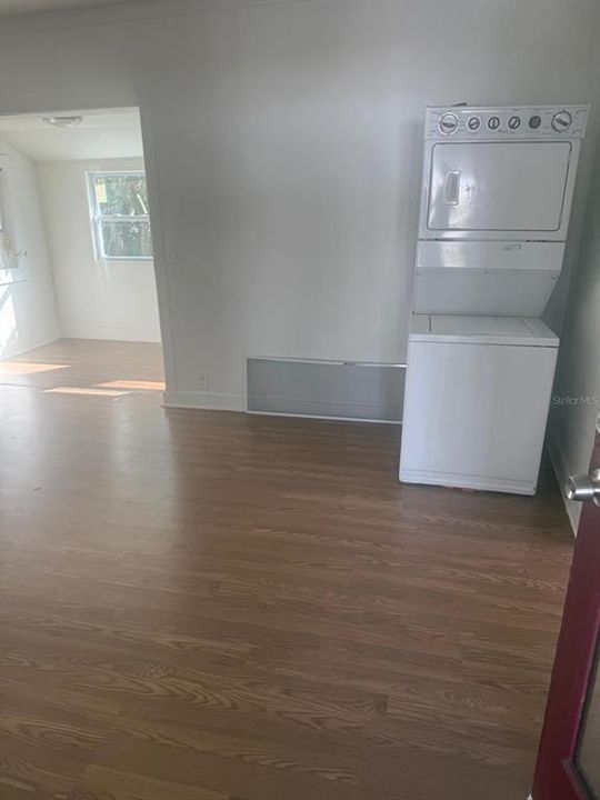 For Rent: $1,550 (2 beds, 1 baths, 1000 Square Feet)
