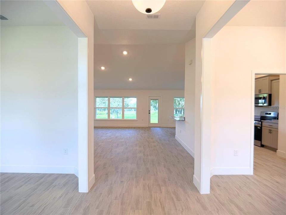 En Venta: $544,900 (4 camas, 2 baños, 2169 Pies cuadrados)