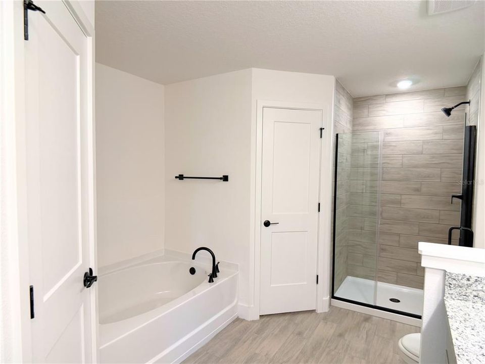 En Venta: $544,900 (4 camas, 2 baños, 2169 Pies cuadrados)