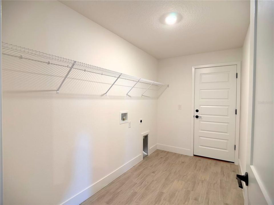 En Venta: $544,900 (4 camas, 2 baños, 2169 Pies cuadrados)