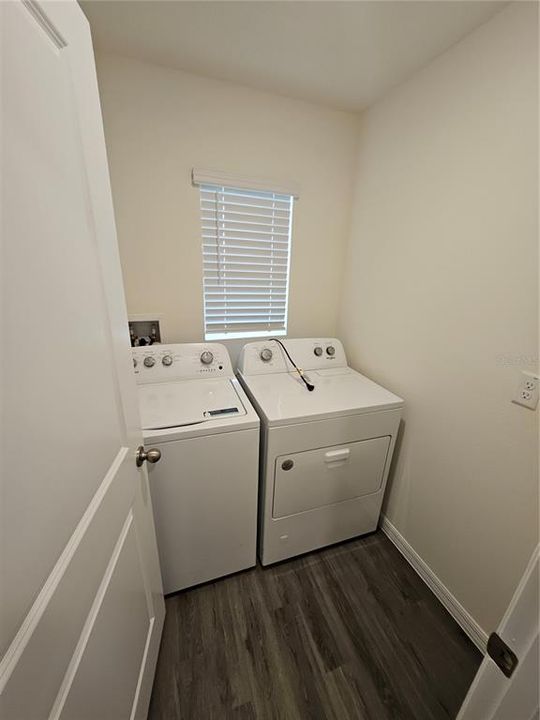 For Rent: $2,500 (3 beds, 2 baths, 1560 Square Feet)
