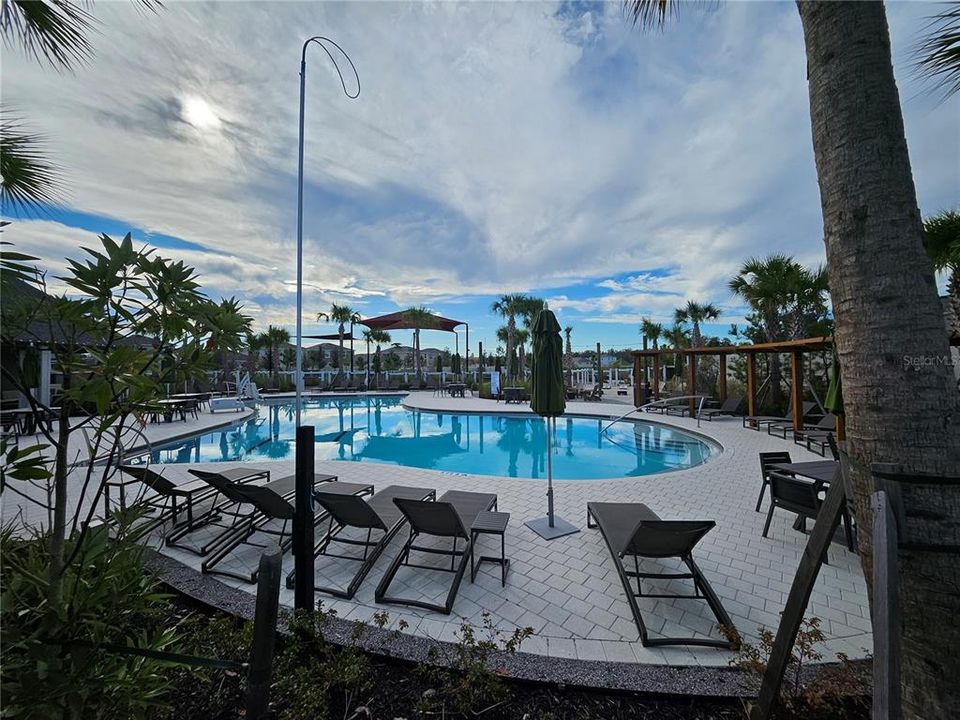 For Rent: $2,500 (3 beds, 2 baths, 1560 Square Feet)