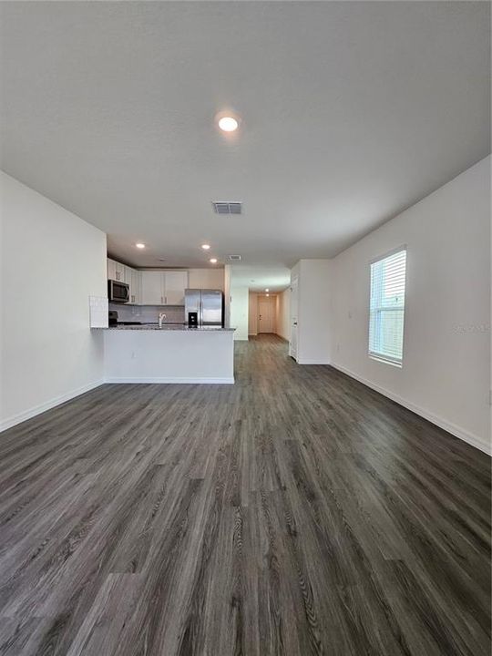 For Rent: $2,500 (3 beds, 2 baths, 1560 Square Feet)