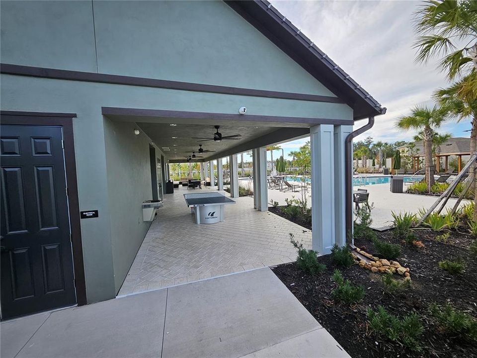 For Rent: $2,500 (3 beds, 2 baths, 1560 Square Feet)