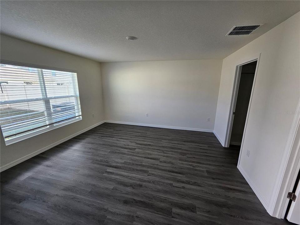 For Rent: $2,500 (3 beds, 2 baths, 1560 Square Feet)