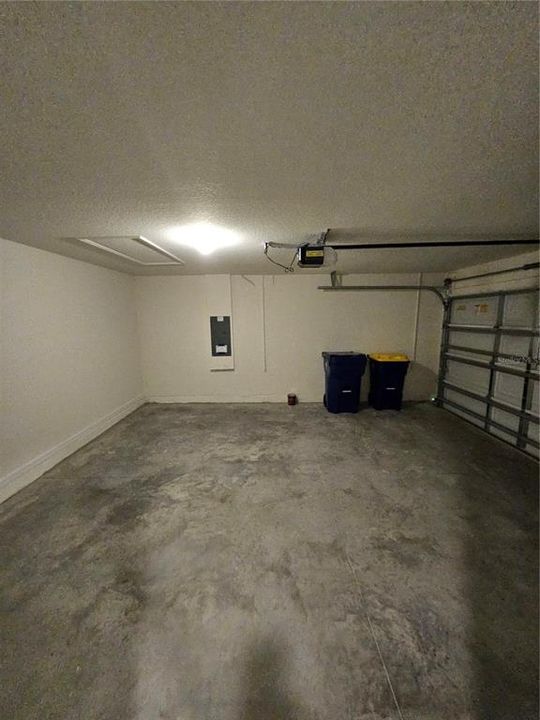 For Rent: $2,500 (3 beds, 2 baths, 1560 Square Feet)