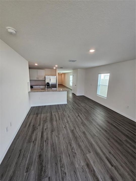 For Rent: $2,500 (3 beds, 2 baths, 1560 Square Feet)