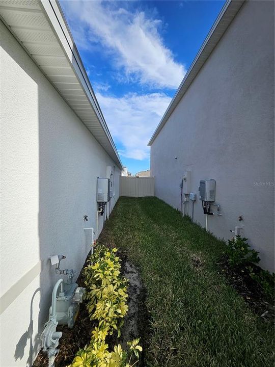 For Rent: $2,500 (3 beds, 2 baths, 1560 Square Feet)