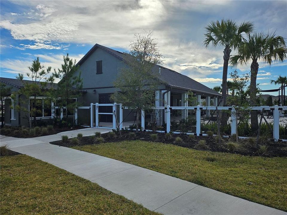 For Rent: $2,500 (3 beds, 2 baths, 1560 Square Feet)