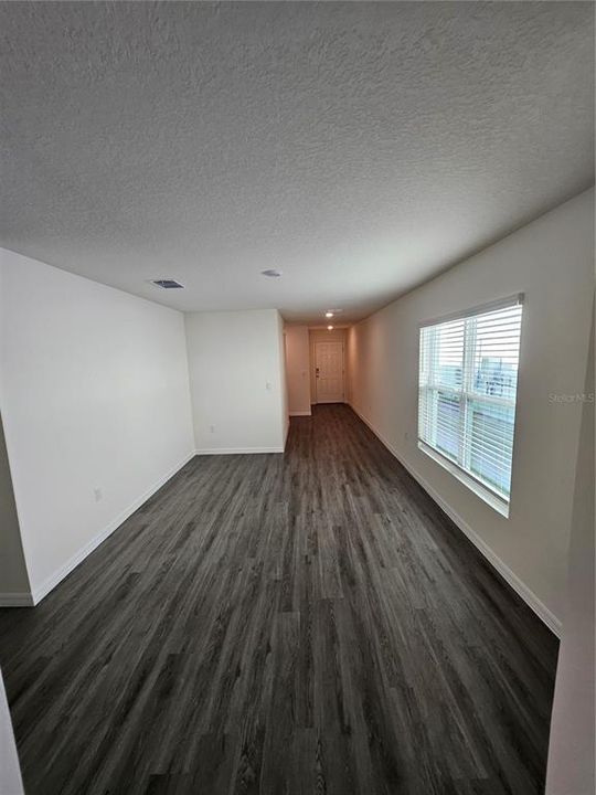 For Rent: $2,500 (3 beds, 2 baths, 1560 Square Feet)