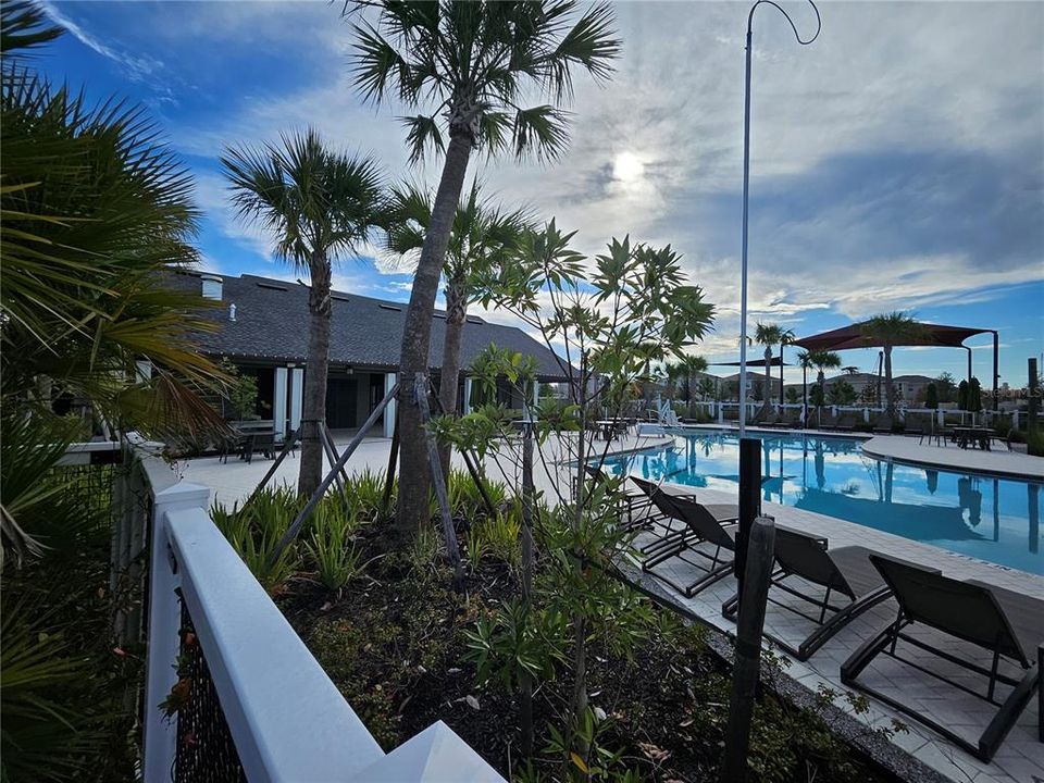 For Rent: $2,500 (3 beds, 2 baths, 1560 Square Feet)