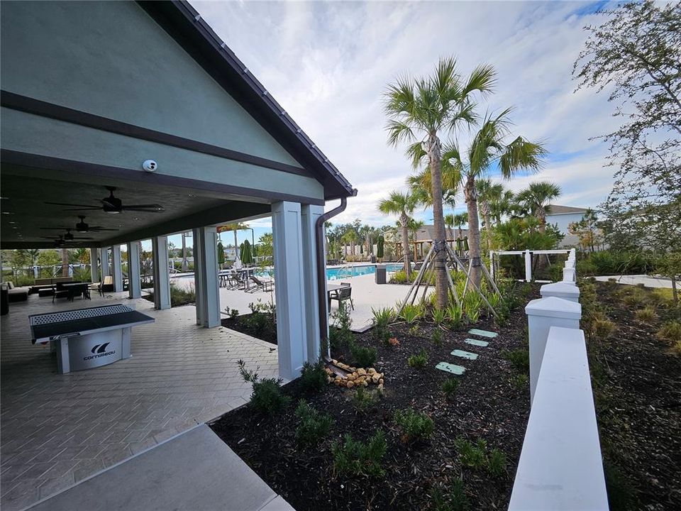 For Rent: $2,500 (3 beds, 2 baths, 1560 Square Feet)