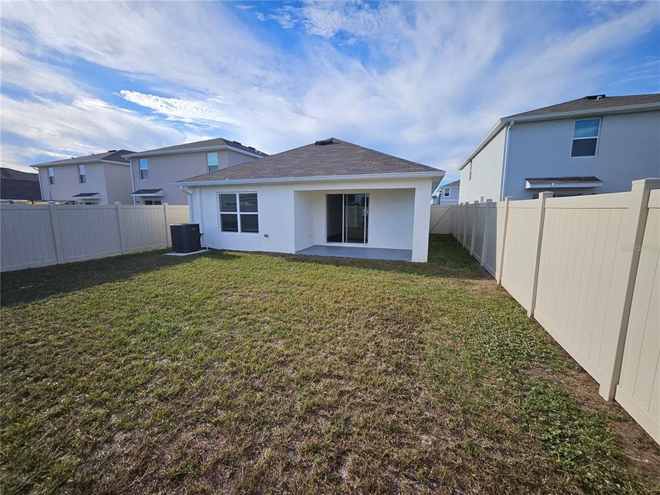 For Rent: $2,500 (3 beds, 2 baths, 1560 Square Feet)