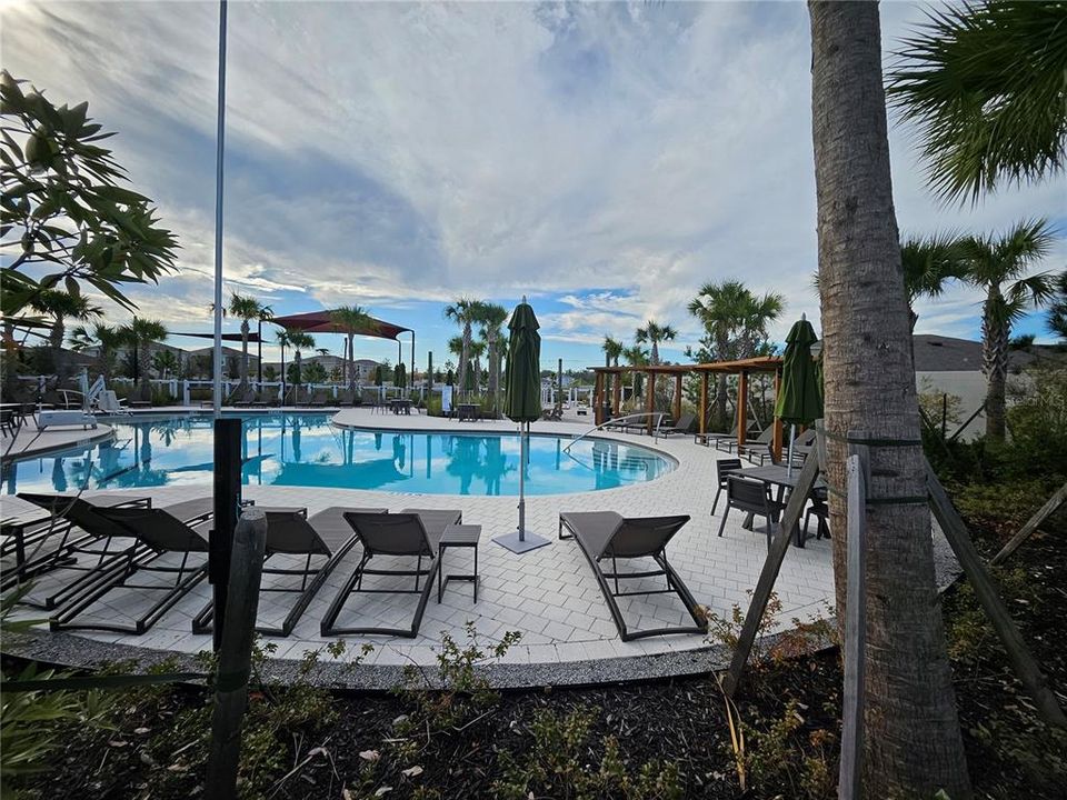 For Rent: $2,500 (3 beds, 2 baths, 1560 Square Feet)