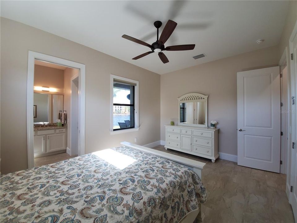 待售: $995,000 (3 贝兹, 3 浴室, 2562 平方英尺)