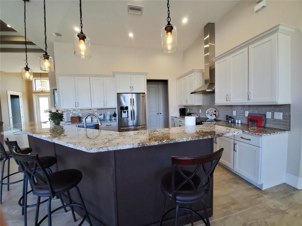 待售: $995,000 (3 贝兹, 3 浴室, 2562 平方英尺)